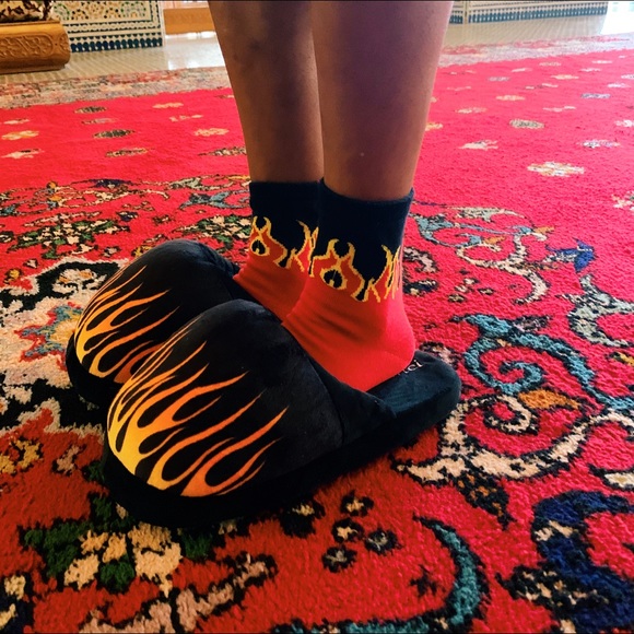 Flame Slippers - Picture 2 of 7